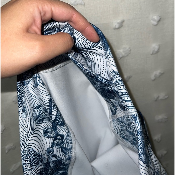Fabletics Leggings - blue and white floral - Picture 5 of 6